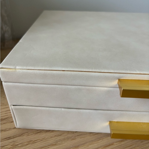 EUC Jewelry Box - Picture 3 of 4